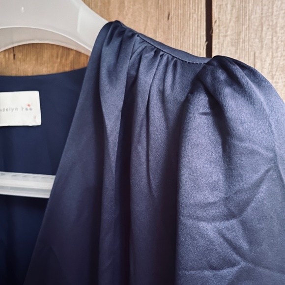 Adelyn Rae M Pleated Satin V-Neck Long Sleeve Midi Satin Navy Blue Dress - Picture 5 of 14